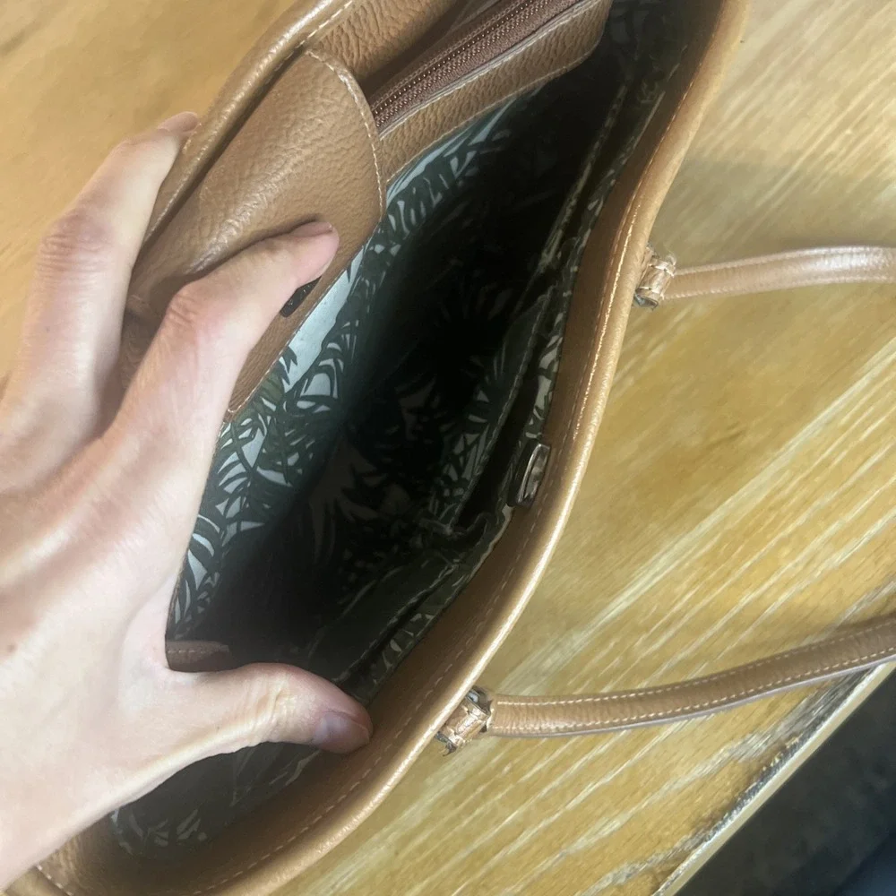 Liz Claiborne excellent purse